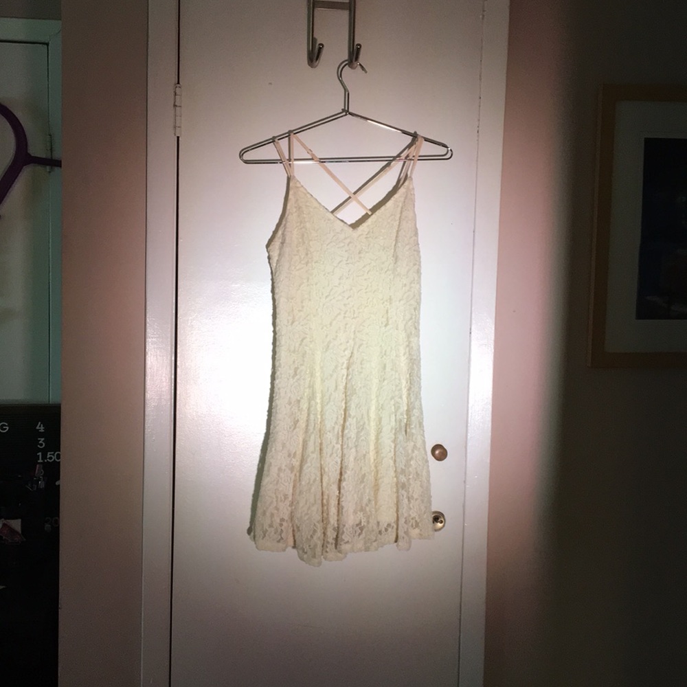 American Eagle lace dress